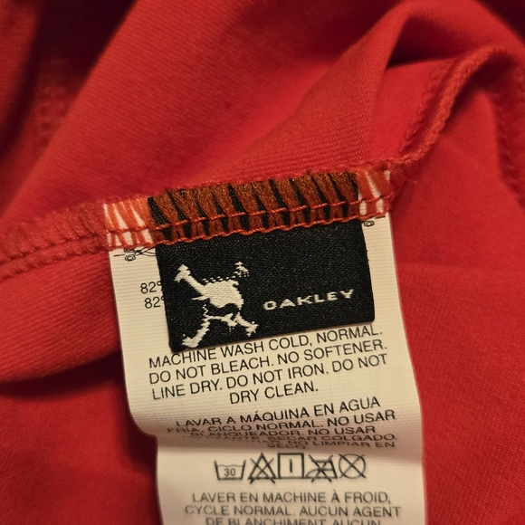 Oakley Red Sports Tank Top With Shelf Bra - Picture 8 of 13